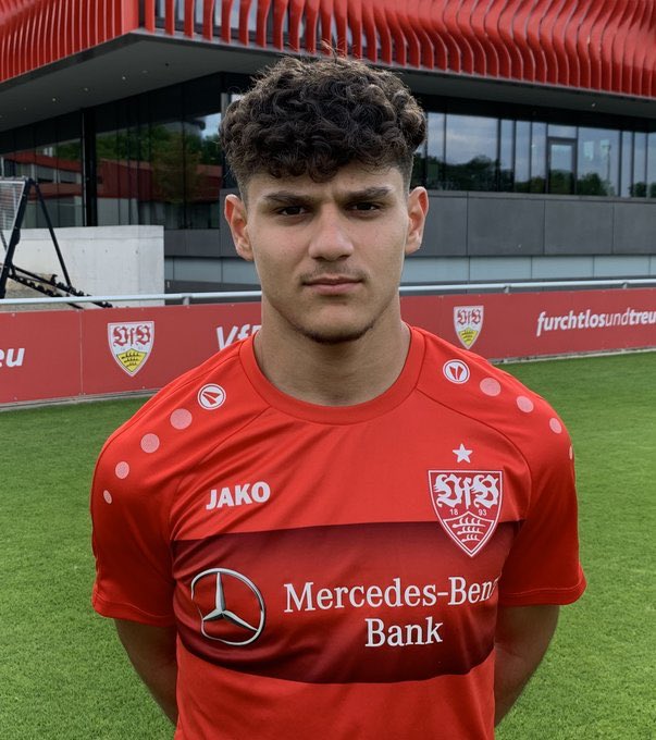 vfbstuttgartbr's tweet photo. ✍🏻📄O #VfB U17 anunciou mais três reforços para a disputa da Bundesliga Südwest.
Paulo #Fritschi (#SCFreiburg), Paul #König (#Karlsruher SC) e Halim #Eroglu (#StuttgarterKickers) São os novos jogadores e farão parte do elenco do treinador Markus #Fiedler. https://t.co/h1aLONrHUh