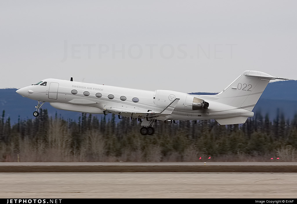 Archer83Able's tweet photo. Baltic Sea/Kaliningrad surveillance:

🇬🇧 #RAF Boeing RC-135W Rivet Joint RRR7255/ZZ666

🇬🇧 #RAF Boeing Sentry AEW.1 NATO31/ZH106

🇸🇪 #SRAF Gulfstream S102B Korpen SVF622/102002 https://t.co/XvfZbRxOxE