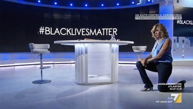 Fogagnoli5's tweet photo. @myrtamerlino A La7 come leccasfinteri non vi batte nessuno! Siete il cancro dell'informazione https://t.co/6PNtb4PUoq