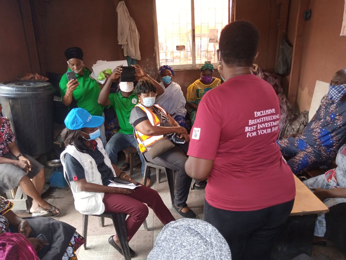 Mamateeonly's tweet photo. Sensitisation in COVID 19 round Mushin community continues. 
@Day 1 Our team visited odo Eran market, itire and environs. 
Day 2 met us at Sarkin Hausawas palace ,idi araba and environs
We were at Any plank market and environs on day 3.
LSMOH, UNICEF, HEALTH EDUCATION OFFICER . https://t.co/aopBPlxsCp