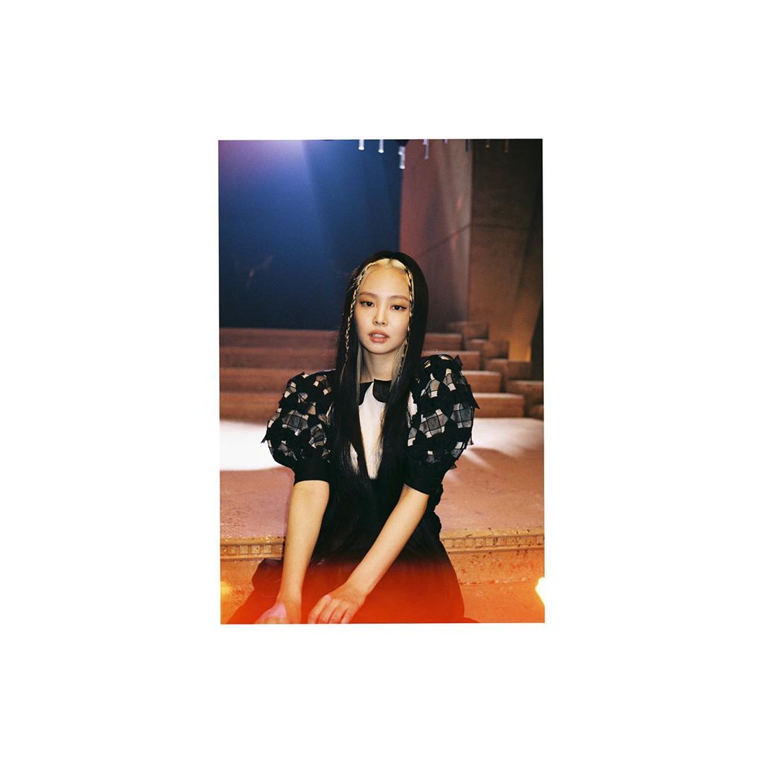 lamparari's tweet photo. thank you jennieee🤍
#jennie 
#BLACKPINK https://t.co/VuhIUJX5IQ