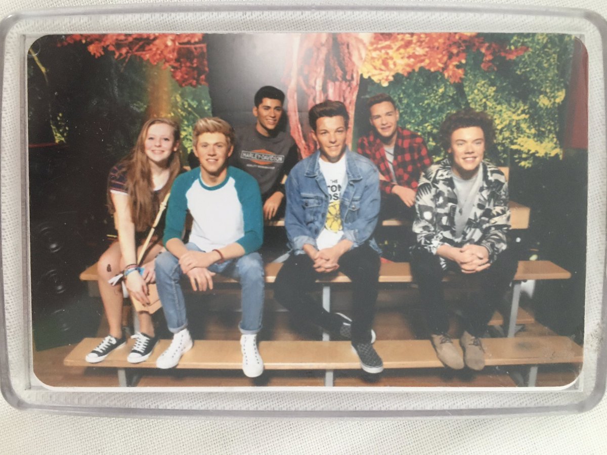 Emmakirk16's tweet image. a healthy amount of cringe for this special day #10YearsOfOneDiretion #10YearsWithOneDirection