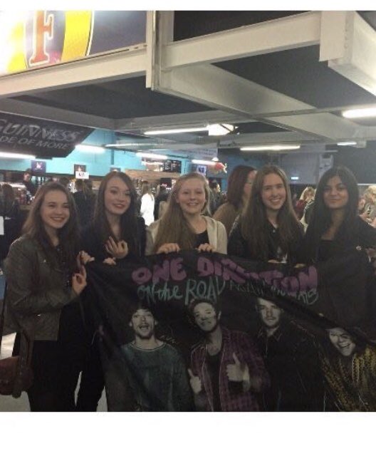 Emmakirk16's tweet image. a healthy amount of cringe for this special day #10YearsOfOneDiretion #10YearsWithOneDirection