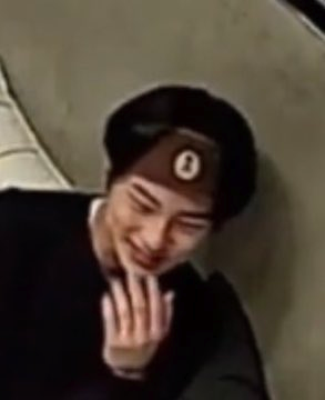 dongkyugcf's tweet photo. Y'all goodnight!! I'll be waking up later don't forget to vote for deer daniel later! or else you know what will happen!♥️
#DanielStream #DongkyuStream
#다니엘심장 #DanielHeart
#ILAND #아이랜드 #김동규 #다니엘 #DanielFire #DanielSaveMe #ILAND_DANIELGLOBALVOTE https://t.co/qcggFTxU3q