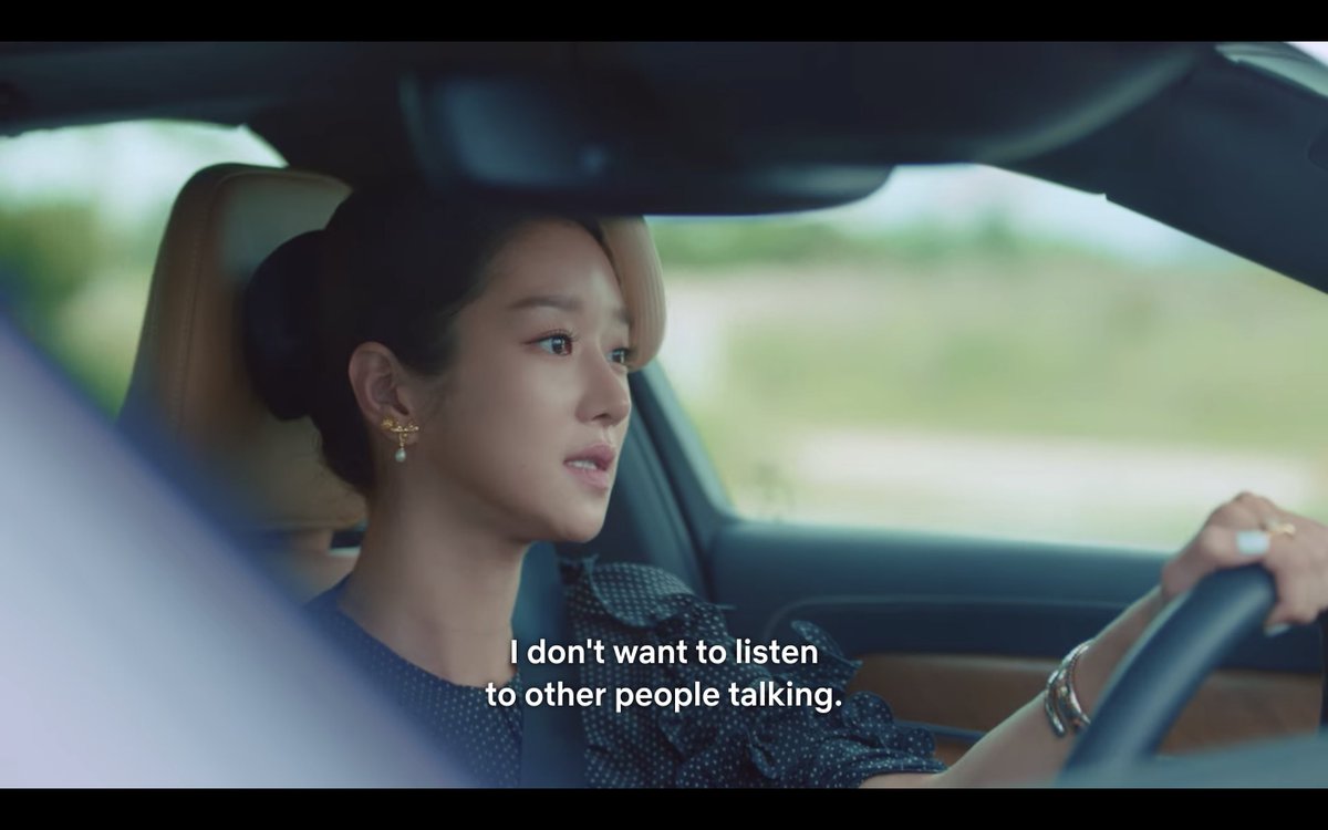 In episode 4, she wanted to hear only Kang-tae's voiceBut in episode 9 (and as her obsession dwindled down), she willingly listened to music, and smiled wider when Kang-tae turned the volume up. :( #itsokaytonotbeokay #psychobutitsokay