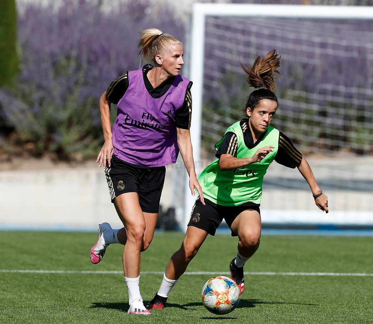 realmadridfemin's tweet photo. 📸2 fast 2 furious🏃♀️ #RMFTraining https://t.co/PEwVMh9xTw