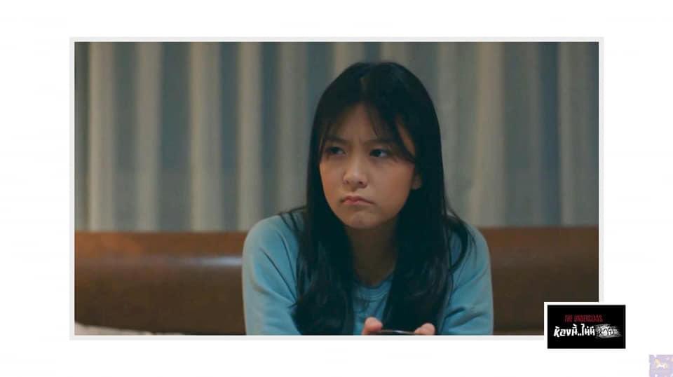 mewnichbnk48_'s tweet photo. วันนี้ก็ยังมีรูปจากซีรีส์ TheUnderclass ตามเดิม น้องพระเเพง Ep. ก็มีรอยยิ้มค่อยๆเพิ่มมากขึ้น อยากให้ทุก Ep. เต็มไปด้วยรอยยิ้มจัง 😁
สำหรับใครที่ยังไม่ได้ดู Ep.3 ก็ตามลิ้งด้านล่างเลยจ้า😁
https://t.co/Xt6G7eana2
#BNK48
#TheUnderclassEP3
#MewnichBNK48
#คอกม้าของมิวนิค #ทีมพระเเพง https://t.co/3DEvRLvOMK
