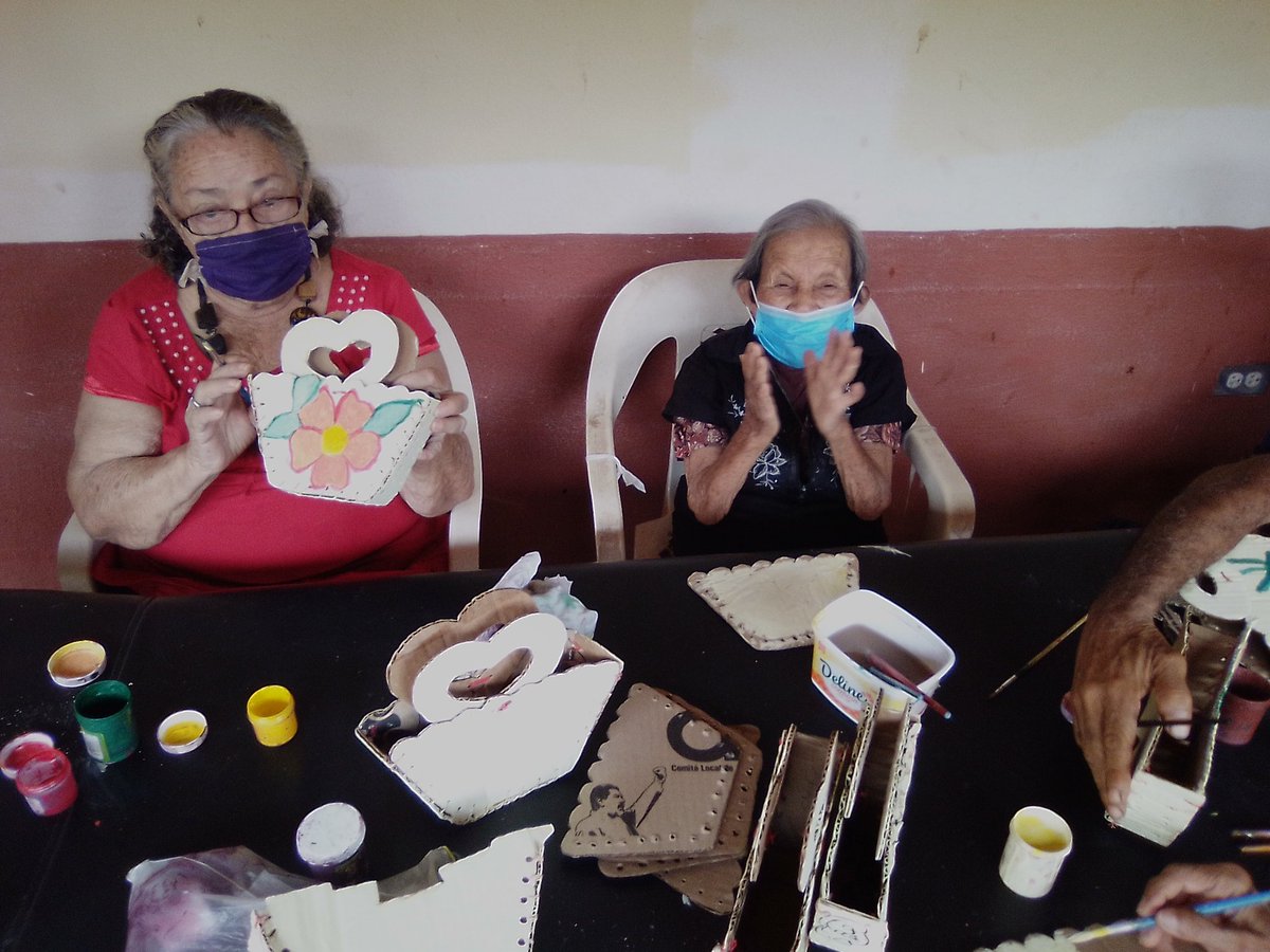inassmiranda's tweet photo. @salainass @inassmiranda @gladysrequena impulsan programas de atención integral dirigidos a nuestr@s adult@s mayores garantizando asi un envejecimiento activo y saludable #SoloEnRevolucion #Venezuela100%Pensiones https://t.co/GVlsSH15CC