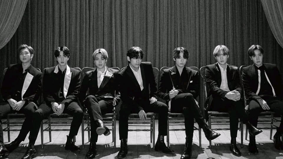 tanniekosmossss's tweet photo. WHO REALLY PAVED THE WAY? 
WHO REALLY DOMINATED THE WORLD?
WHO’S REALLY THE LEGENDS OF ALL TIME?
WHO’S REALLY THE BESTEST BOYS? ✨💜

BTS PAVED THE WAY
#MTVHottest BTS @BTS_twt https://t.co/88RcZShLhU