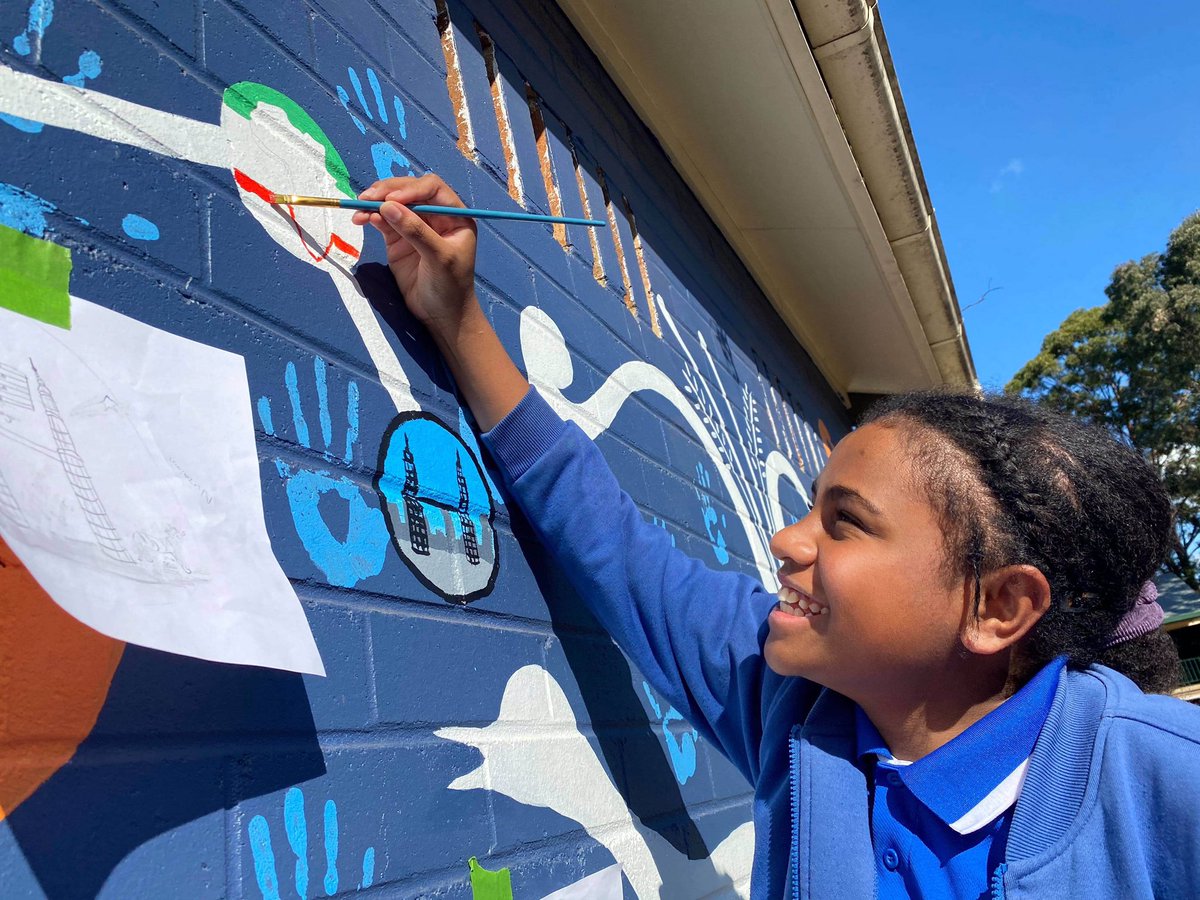 Thank you <a href="/MFardon/">Michael Fardon</a> Authentic student collaboration at work! <a href="/Minto_P_S/">Minto Public School</a> mural in progress #marvellousminto <a href="/_iEndo/">Karen Endicott</a> <a href="/BenoticDebra/">Debra Benotic</a>