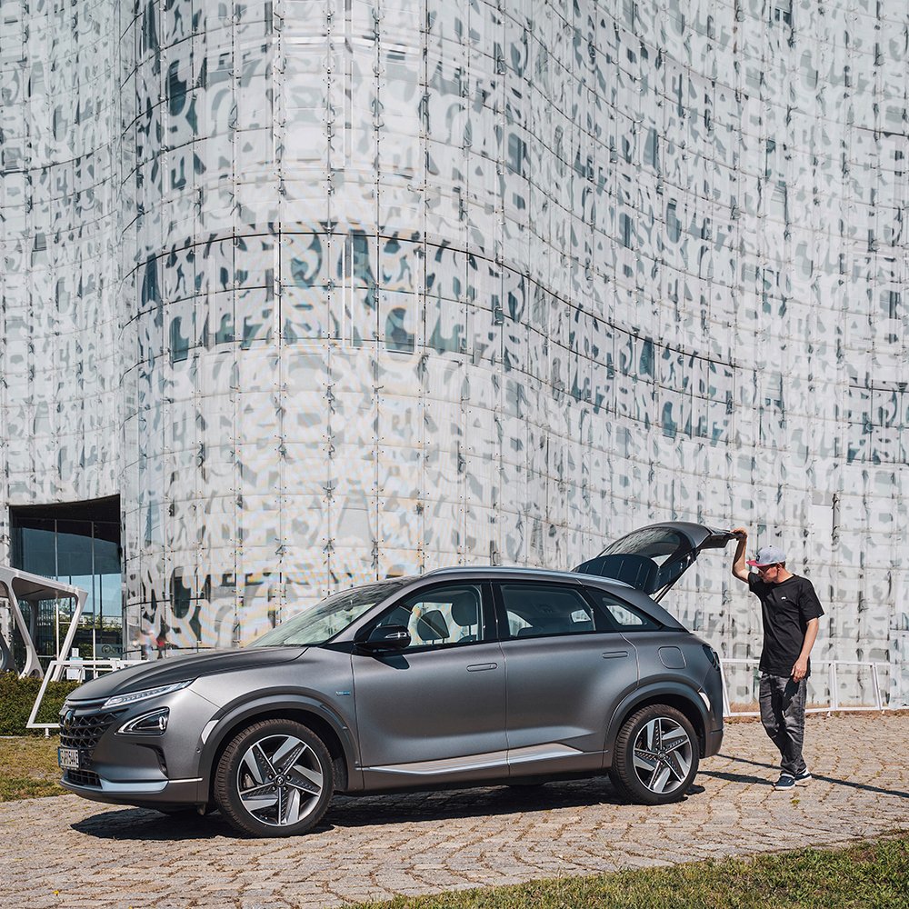 HyundaiMEA's tweet photo. We asked Konaction, the Berlin-based photographer and travel expert, to take on #Microtravel Challenge in the stylish and sustainable Hydrogen Fuel Cell NEXO SUV.
Microtravel has never looked so good…
https://t.co/87chIx1ojD
#Hyundai #Microtravel #HyundaiMEA https://t.co/HGZQqqopep