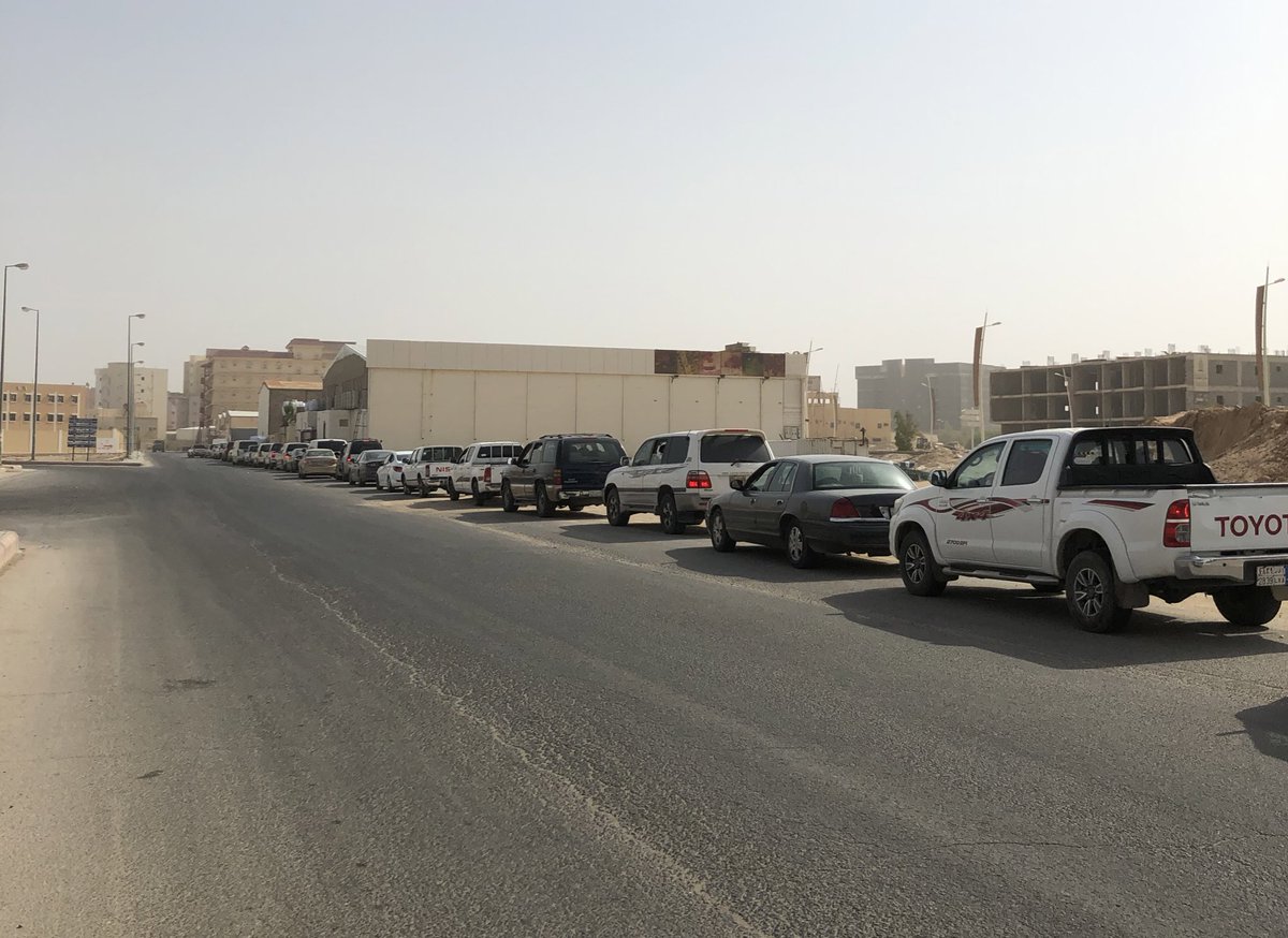 تم ولله الحمد 
توزيع سلال غذائية للاسر المستفيده بالجمعيه والمتضررة من جائحة كورونا وتطبيق التباعد والاحترازات الوقائية والوقوف على حالات الاسر التي انتفع منها ٤٠٠ اسرة محتاجة لليوم .