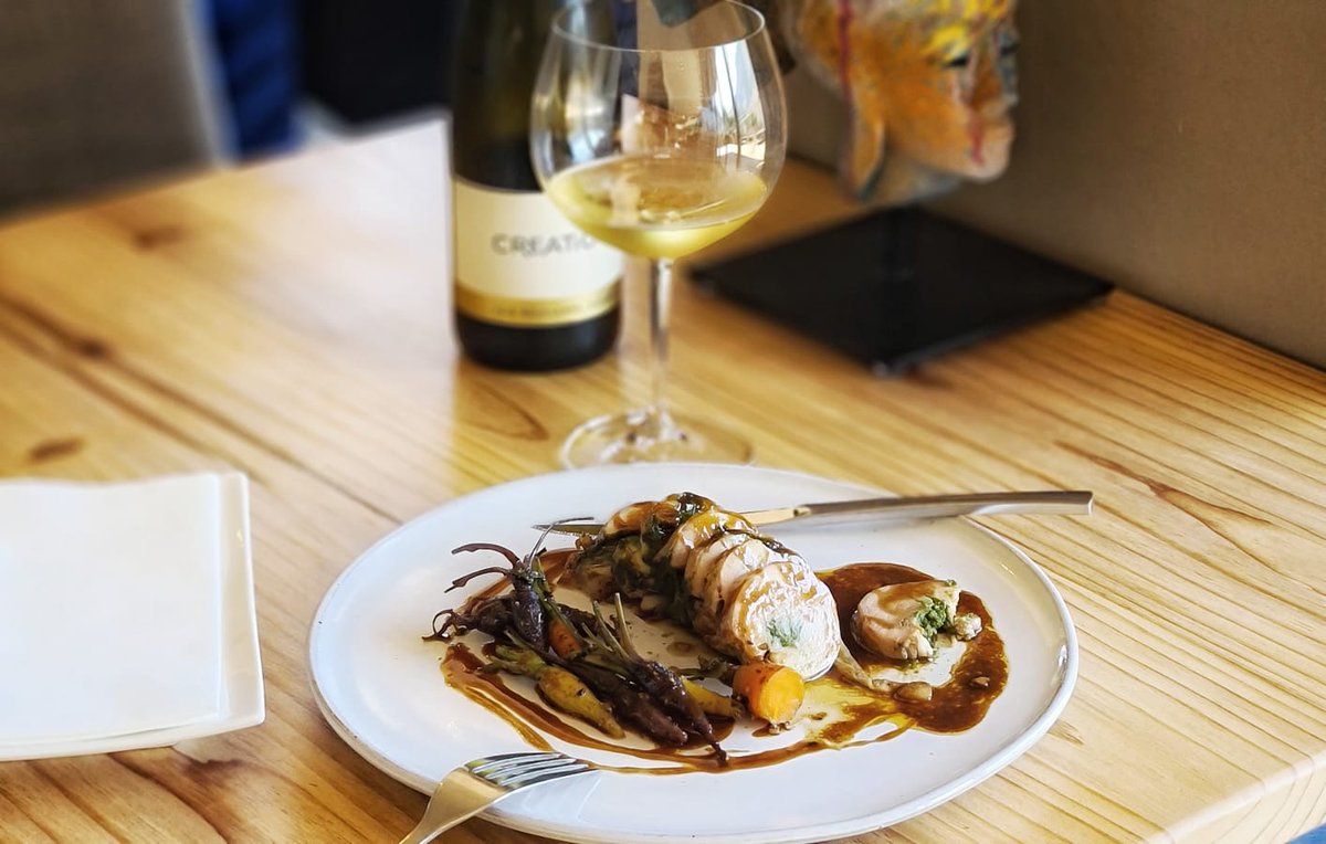 creationwines's tweet photo. Rolled, roasted pesto chicken with roasted root vegetables paired wonderfully with our Creation #Roussanne #Viognier! Simple ingredients, beautifully prepared by our Creation culinary team!
#lovecreationwines #coolclimate #creationnation #cocoontocreation #creationmetamorphosis https://t.co/jsCZ5ujhkD