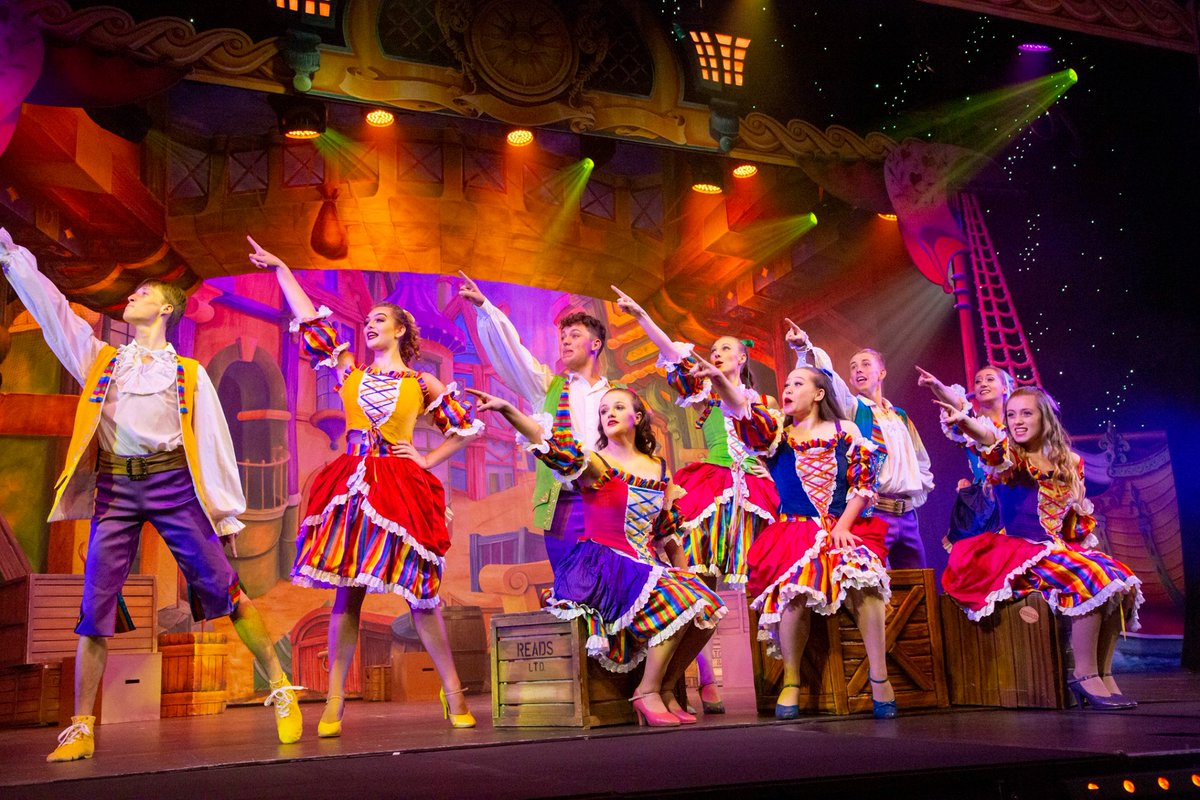 weymouthpirates's tweet image. #TBT
1 year ago today was the opening night of our Egyptian adventure...this year, the crew are staying a bit closer to home @NotheFort!

17-23 August
4:30pm &amp;amp; 7:30pm each day
For more info and FAQs 👇CLICK HERE👇
bit.ly/2DRZVfv