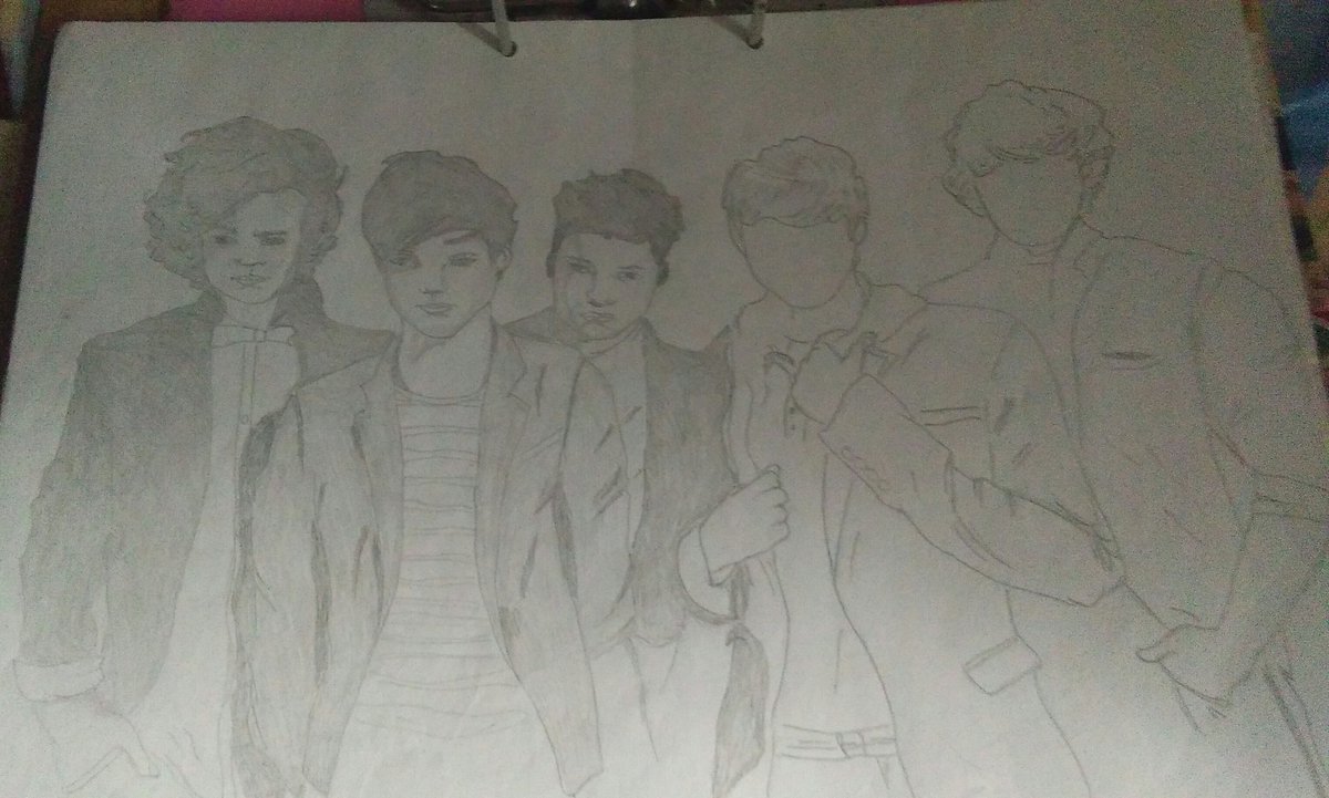 QisZaynal's tweet photo. Unfinished old drawing of One Direction. I don't remember which year it is from. 8 years ago I guess... 🤣🤣🤣
#OneDirection #onedirection10years #onedirection10thanniversary #drawingfail https://t.co/Ck96kGqJnL