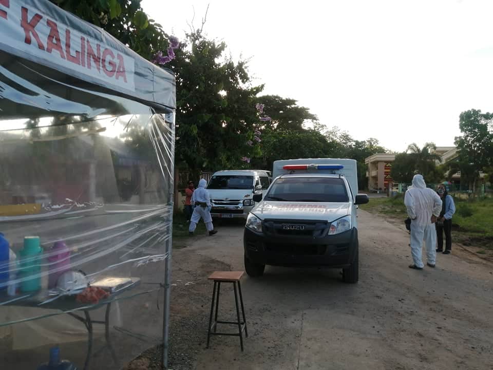 PNP1stKPmfc's tweet image. 1st Kalinga PMFC continuously provide area security to the PUM/PUI suspected from outside AOR at the holding area CARAA ground.
#WeHealAsOne
#WeAreAllInThisTogether
#PrayForOurFrontliners
#PrayForHealing
#TeamPNP
#WeServeandProtect
#PNPKakampiMo
@rwinp88 @davylims