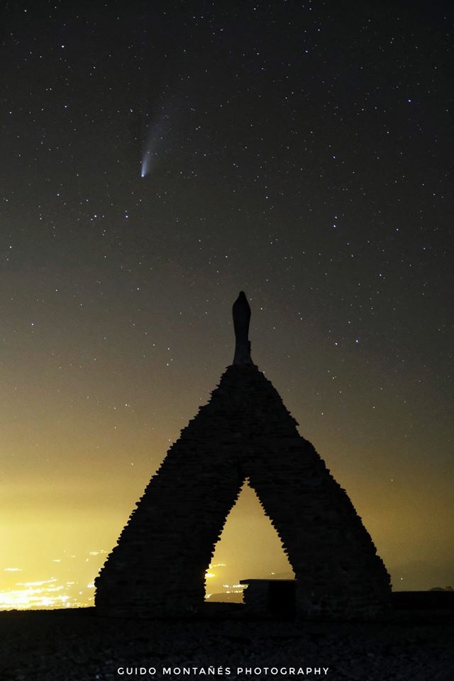 guidomontanes's tweet photo. Esta noche fotografiando la inconfundible silueta de la Virgen de las Nieves en Sierra Nevada, vigilando a su compañero del espacio, el cometa Neowise #Neowise #comet #Granada #SierraNevada #landscape #mountain #cometa #VirgendelasNieves #astronomy #Spain #España #astronomy https://t.co/dEV4erls3h