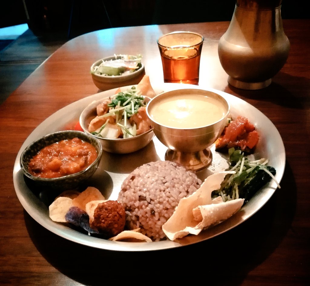 Yoko On Twitter 体に良いものを食べたくなって ヨガレッスン前に腹ごしらえ ささっと食べるより 自分の体のために 選んで食べる習慣に チェンジ中 体に優しいご飯 食べる癒し ネパール料理 ジャパールライブ ダルバート 豆スープ 体にやさしい 外食 食