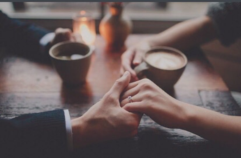 #بنت_العم_لولد_العم 
تزوجي رجلاً إذا حاورتيه وجدتيه حكيماً، وإذا غضب منكِ كان حليماً، وإذا ظفر برزقٍ كان كريماً، وإذا وعدكِ أوفى ولو كان وعدهُ عظيماً 💍💛