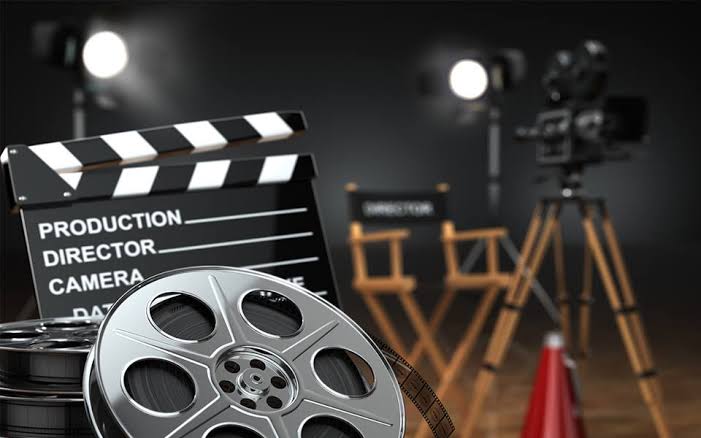 Telling stories one film at a time.

#LiarholicsAnonymous