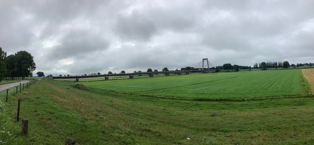 michel_dirven's tweet photo. De #N267 Loopt vanaf de aansluiting #A59 afrit 42 via #Heusden, aansluiting met de #N283 en #WijkenAalburg  richting #Giessen. De N267 sluit aan op de #N322 waar je naar #Gelderland of naar de #A27 kunt.
De 📏 weg is 14,5 km lang. https://t.co/1URd1yjyNO
