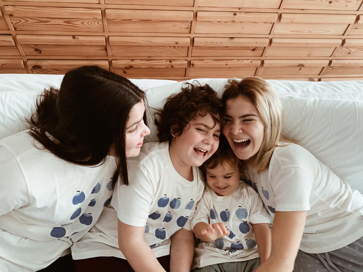 AprenemAutisme's tweet photo. #RESPECTforDIVERSITY
Ja tens la teva samarreta solidària unisex #TINYCOTTONS X APRENEM? Fa possible la #inclusió de les persones amb #autisme💙Moltes gràcies
@tinycottons
👉Infants:https://t.co/GwNDGKDGys
👉Adults:https://t.co/trUzSdvlUa
🤝#aprenemalteucostat https://t.co/VAvLc3YgkM