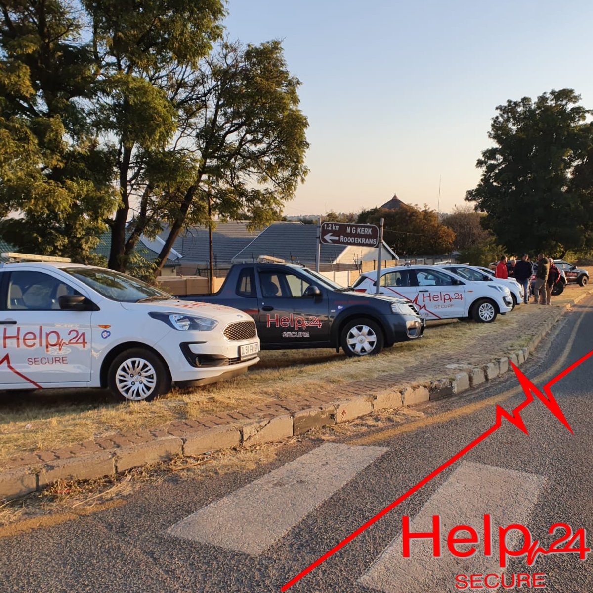 Help24Group's tweet photo. 𝗗𝗶𝗱 𝘆𝗼𝘂 𝘀𝗲𝗲 𝘂𝘀? 👋🏼
#Help24Secure had a high visability drive on C R Swart Rd and Azalea Ave 💥
Bright and early this morning 🚗🌞 
𝐂𝐨𝐧𝐭𝐚𝐜𝐭 𝐮𝐬 𝐭𝐨𝐝𝐚𝐲 087 654 0419 
#Covid19 #alwaysthere #fightcrime #protection #community #staysafe #keepyousafe #security https://t.co/eVQ6bA25Ly
