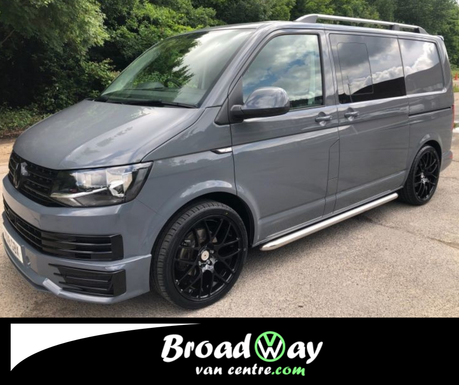 BroadwayVans's tweet photo. 😃 VOLKSWAGEN TRANSPORTER T6 TDI - PURE GREY

➡️ Bluetooth Phone Prep
➡️ Rear Spoiler 
➡️ 20" Alloy Wheels 
➡️ Roof Bars 
➡️ Rear Parking Sensors 
➡️ USB Interface

👇
https://t.co/RDWKONdekt https://t.co/BDOpcurlvM