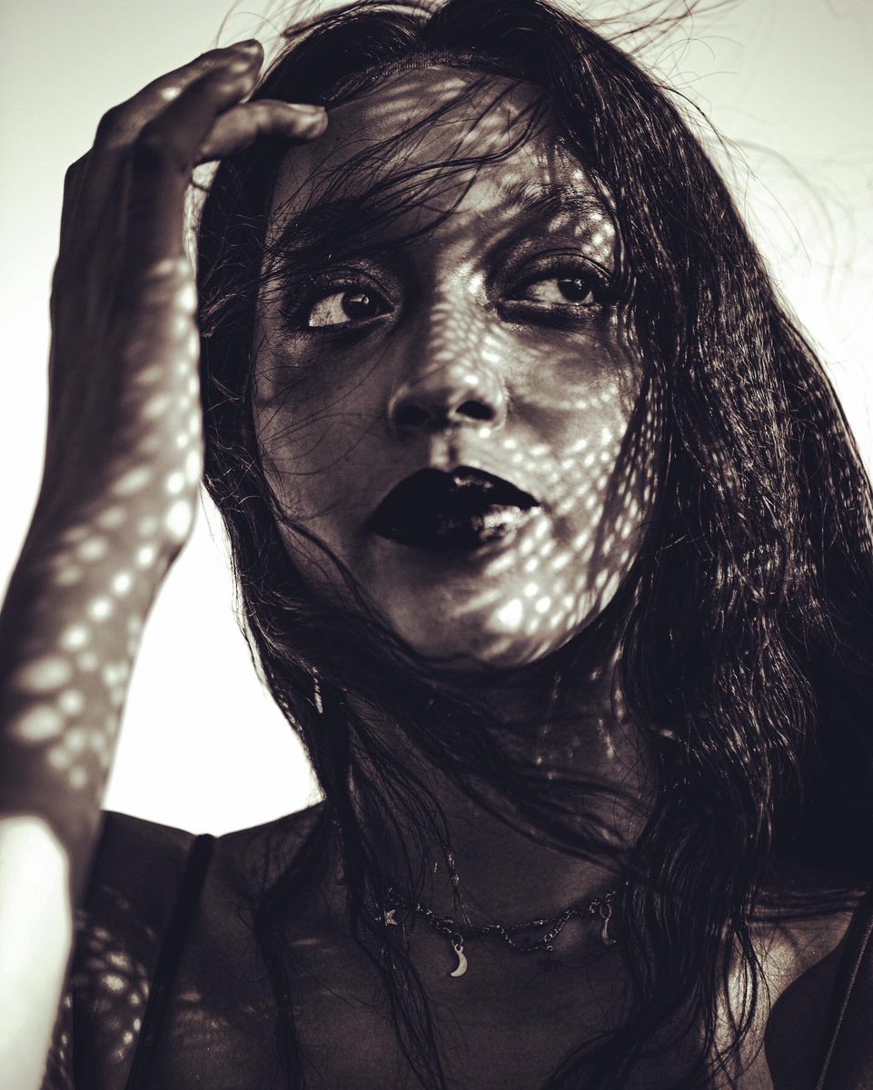 SHIMAFOTOGRAPHY's tweet photo. - B - E - A - U - T - Y -
#blm #blacklivesmatter #blacklivesmattertokyo #blmtokyo #blmtokyomarch #beautyhacks
#shimaphotographyanddesign #blmrevolution #revolutionarylove #portraits #東京 #ポートレイト #写真 #島卓也 #hasselblad https://t.co/BedXzGDJU0