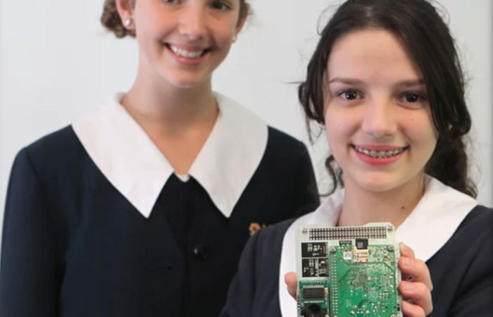 SpaceWatchGL's tweet photo. Nanoracks Space Outpost Europe (@Nanoracks) and Rina Consulting SpA – two innovative European space companies, are teaming with @DreamUp_Space to provide space-based educational opportunities to students in Italy impacted by COVID19

#ESA #DreamCoder #STEM https://t.co/PHlQpRgF7M https://t.co/8qA4jAcDmE