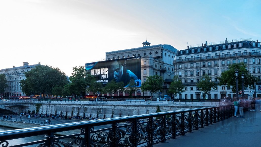PlayStationFR's tweet photo. #TheLastofUsPartII et #GhostOfTsushima s'affichent dans Paris 😍
#jeudiphoto https://t.co/1xoT5SNbEl