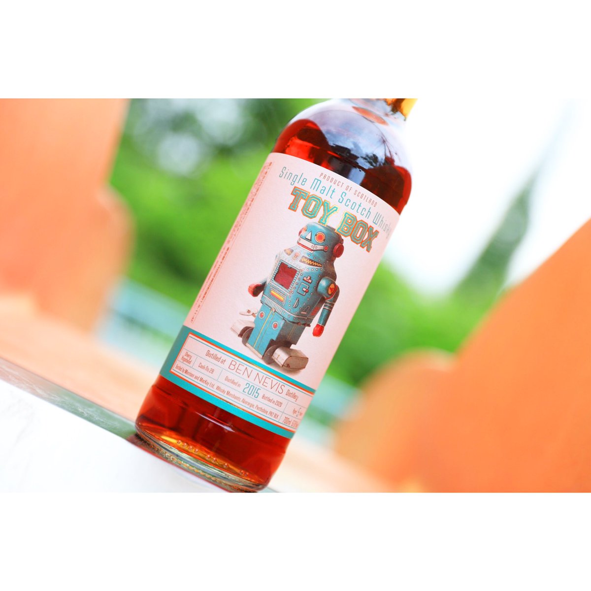 PicsWhiskey's tweet photo. 『TOY BOX BENNEVIS 5yo』
可愛いデザインのこのボトル
集めたくなるシリーズ💫
#TWLC #写真 #photo #whisky #秩父 #ウイスキー #bennevis #whisky #whiskey #homebar #themaltcask
#whiskygeek #whiskeylover
#whiskylover #malt #alcohol https://t.co/UdRs1unsJ6