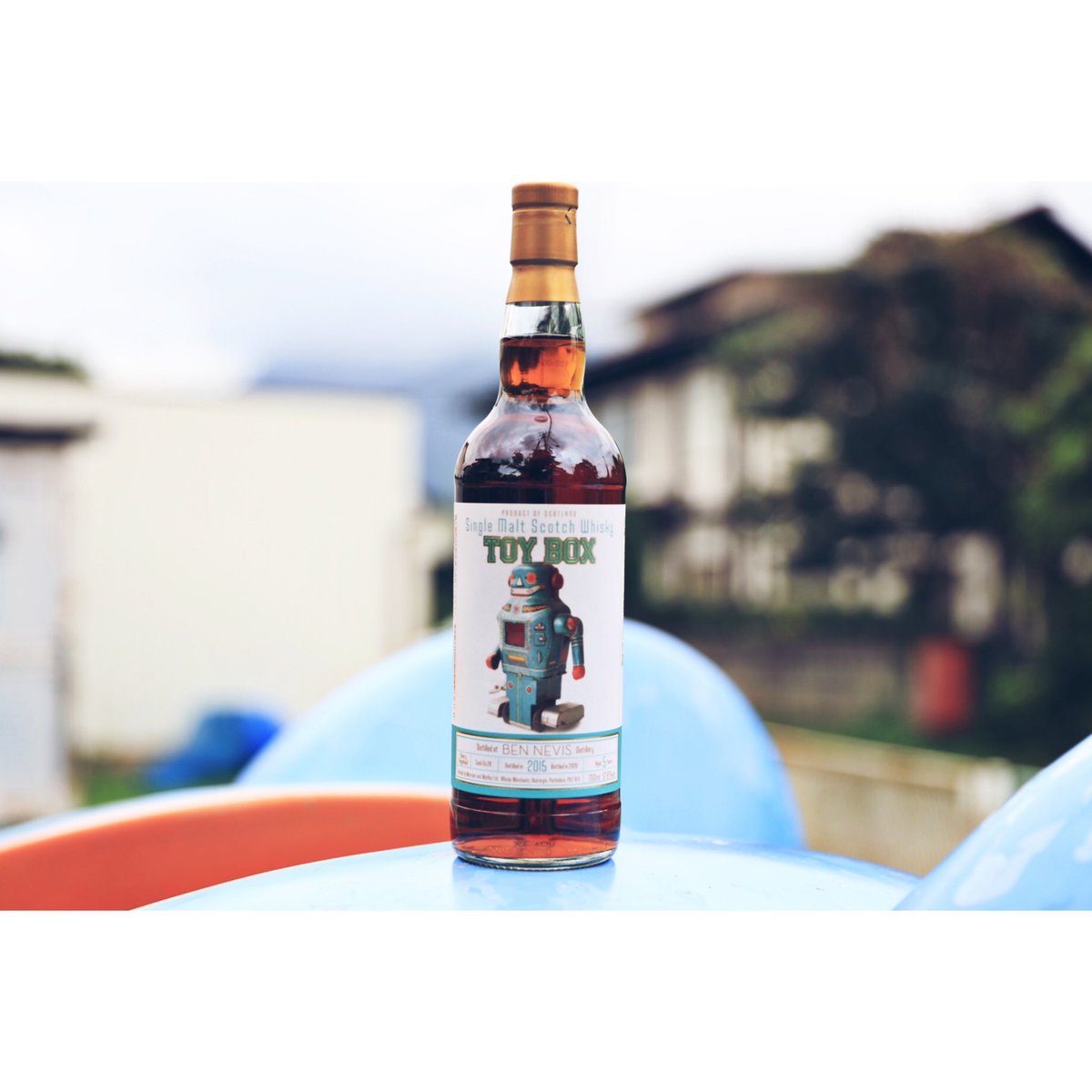 PicsWhiskey's tweet photo. 『TOY BOX BENNEVIS 5yo』
可愛いデザインのこのボトル
集めたくなるシリーズ💫
#TWLC #写真 #photo #whisky #秩父 #ウイスキー #bennevis #whisky #whiskey #homebar #themaltcask
#whiskygeek #whiskeylover
#whiskylover #malt #alcohol https://t.co/UdRs1unsJ6