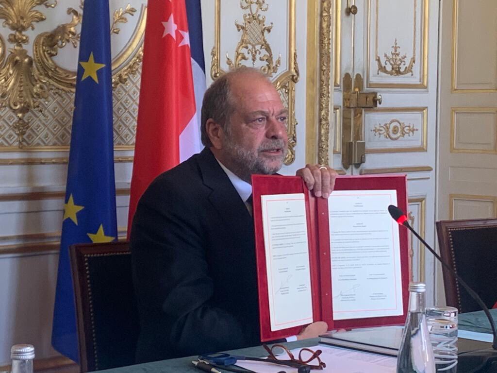 E_DupondM's tweet photo. Signature d’une convention d’entraide pénale avec Singapour.

Un nouvel outil très efficace pour la Justice dans la lutte internationale contre la criminalité économique et financière. https://t.co/afbLxQAjGM