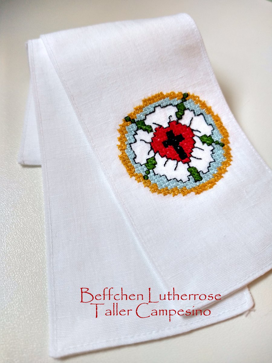 theoddmother's tweet photo. Taller campesino: #Facciole #Beffchen #Lutherrose https://t.co/T87ADrA9En https://t.co/bhP2gegL96