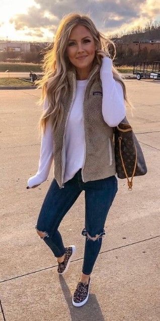 FashionExpFinds's tweet photo. 20 Casual Spring Outfit Ideas for Women 2020 #springoutfits #womenoutfits https://t.co/FBLXarxBsq https://t.co/DEntjzyp2S
