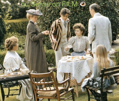 Nuwansenfilmsen's tweet photo. #MovieCostumeChallenge
#DAY23!FavouriteMovie #PeriodCostume
🤍
#HOLLYWOOD:-
#VictorianEra:#GASLIGHT(1944)#FilmNoir
#Roaring20s:#SinginintheRain(1952)
🤍
#MerchantIvoryProductions:-
#EdwardianEra:#ARoomWithAView(1985)#BritishHeritageFilm
#1920s:#HeatandDust(1983)#IndianEnglishFilm https://t.co/btAYVi1Cai