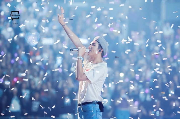 noonaspring's tweet photo. “Too many stars, too many dreams. The reality is that in front of these things, I’m just a speck of dust.”, Kim Namjoon, BTS
#MTVHottest BTS @BTS_twt
#RMquote https://t.co/26m0Od2aW5