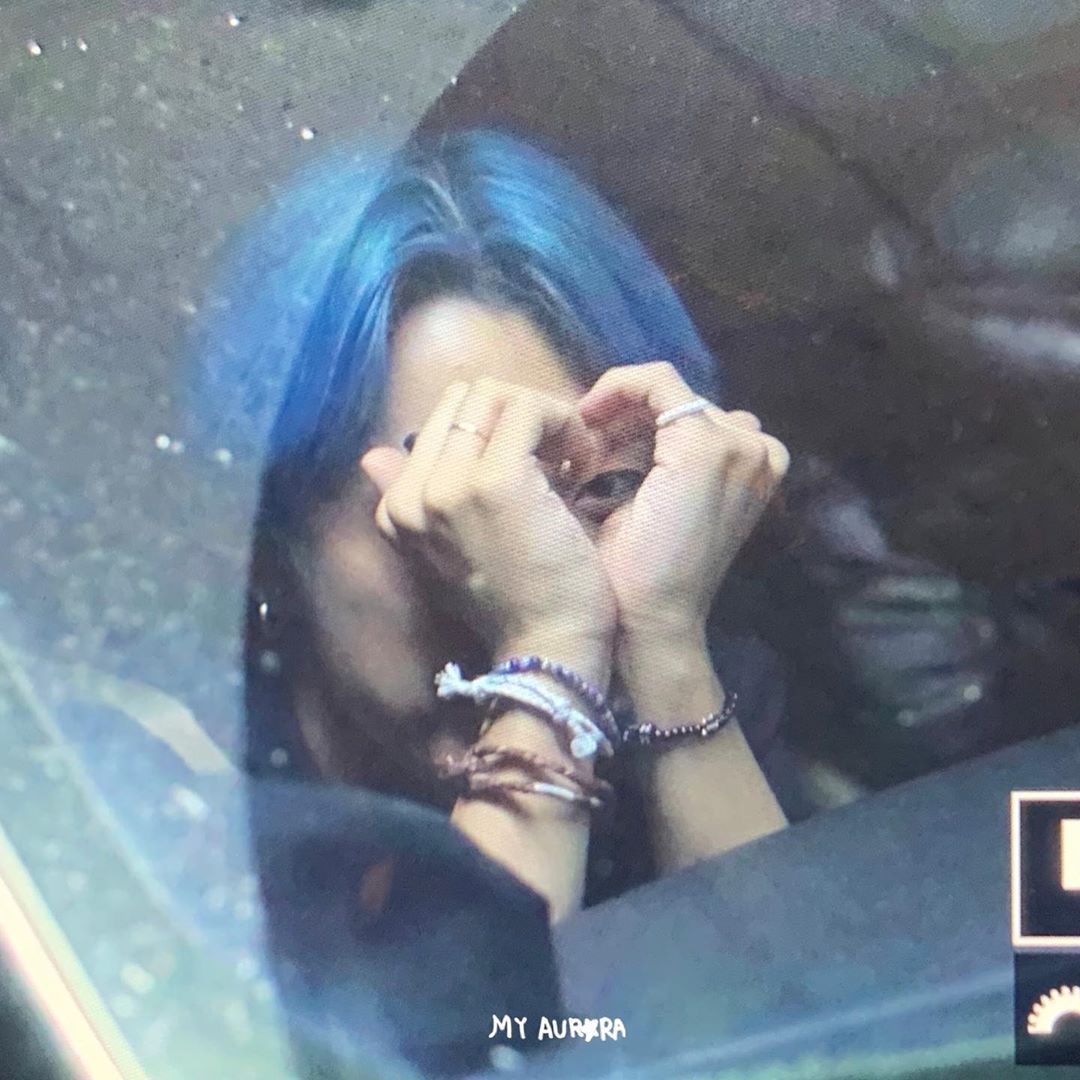 atee_zZz's tweet photo. Hongjoong loves his fansites so much 🥺 https://t.co/3xnXGoppxZ