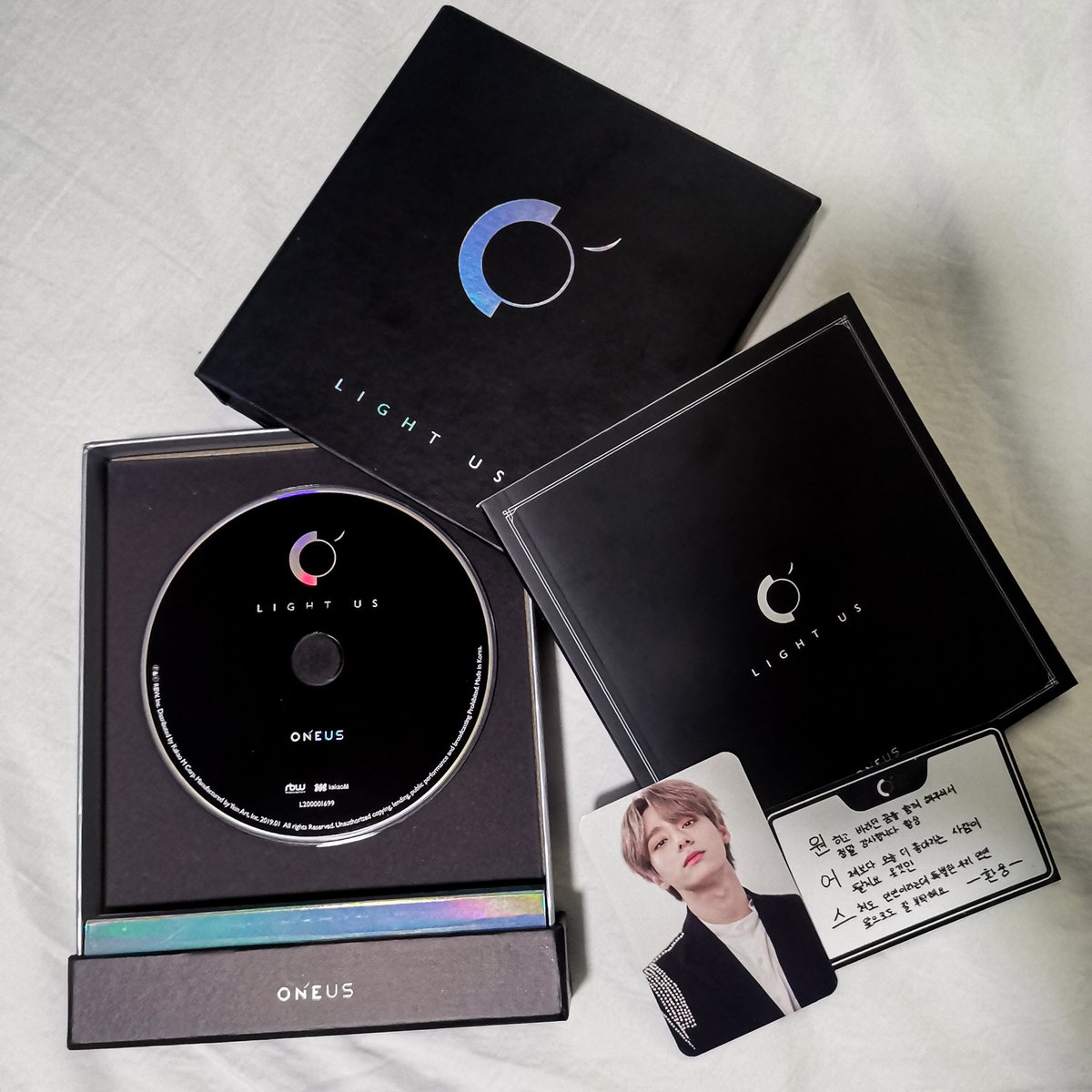 yanjieeee_'s tweet photo. [#ToMoon_yanjieeee]
.
#ONEUS collection ✨ Still waiting to buy #RaiseUs 🌞
.
@official_ONEUS https://t.co/K83ZixzLuQ