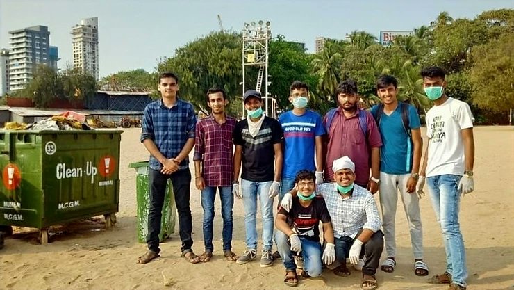 Real_Parivartan's tweet photo. 9th Oct, 2019 :
We did a Beach Clean-Up Drive at Girgaum Chowpatty to tackle the increase of pollution due to garbage on the beach. It was a very upsetting to see the garbage which we accumulated through cleaning.😢
#BeachCleanUp #CleanUpDrive #weareparivartan #SaveBeach #nature https://t.co/cWSuh1Hh8d