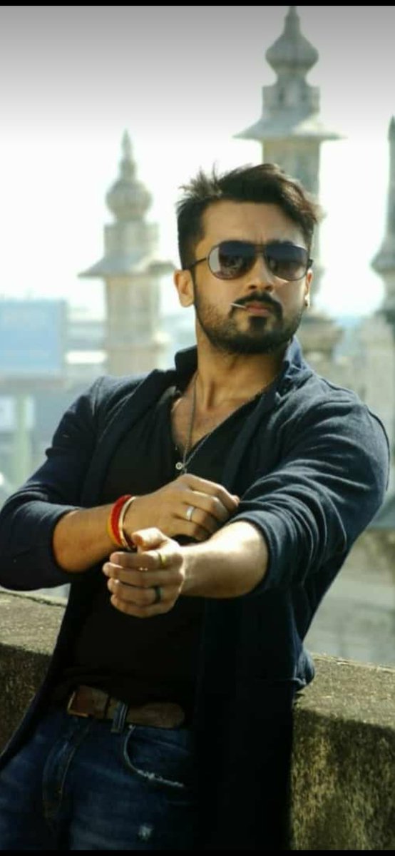 Mijesh10's tweet photo. Anjaan my fav style #HappyBirthdaySuriya 
@Suriya_offl
#SoorariPottru https://t.co/4onXed5jEd
