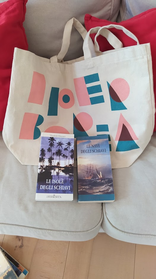 TLarina1837's tweet photo. #cosahonellaborsa? @IperboreaLibri
Le navi degli schiavi
Le isole degli schiavi
I due titoli di #ThorkildHansen che mancavano alla trilogia e alla mia collezione
Grazie infinite alle fantastiche libraie di #Bookstorie @diLettieRiletti per avermeli procurati https://t.co/OfLVTUhQbJ