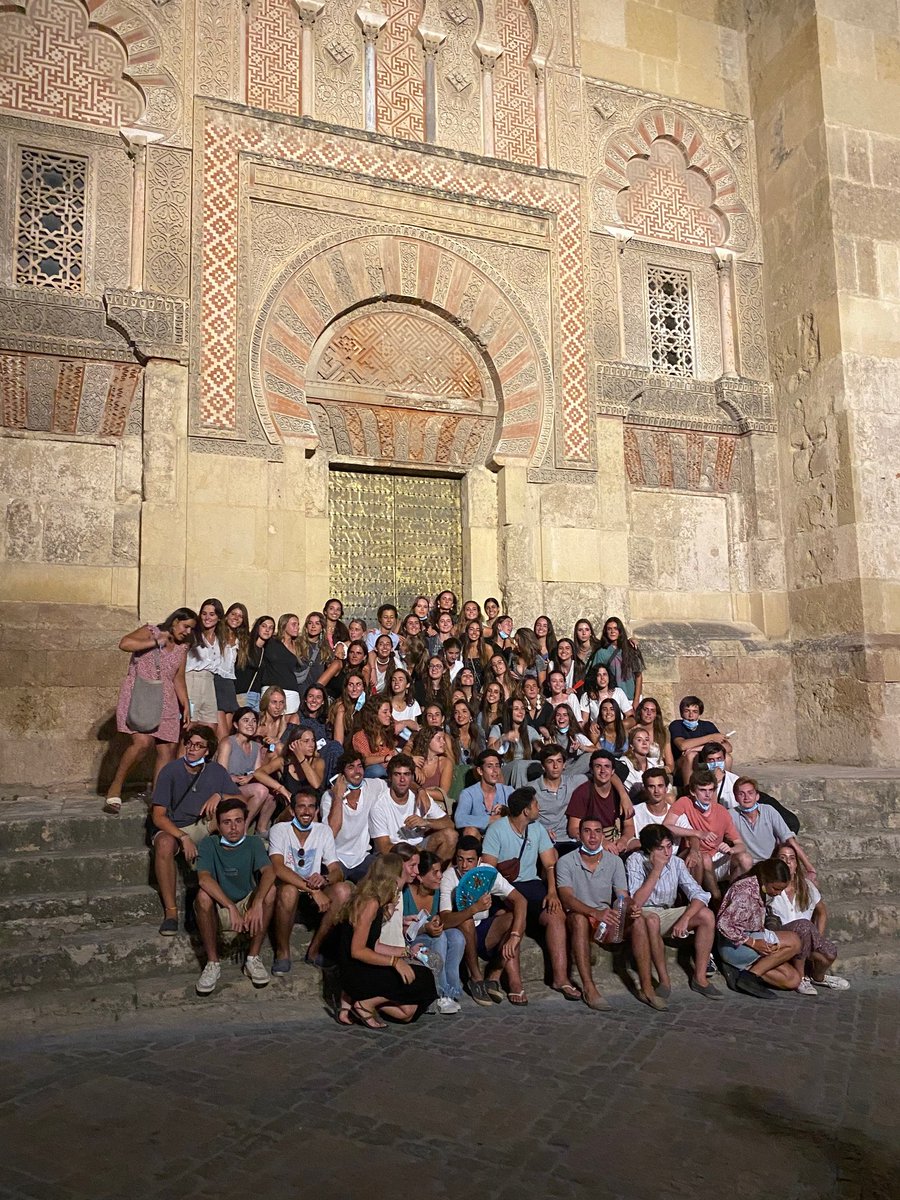 _lavozdecordoba's tweet photo. Los grupos Hakuna visitan la Catedral de Córdoba
https://t.co/xaB8XJhGrW @CabildoCordoba @diocesiscordoba @ObispoDemetrio @NatiGavira @AgustinJurado @jjjgueto https://t.co/YcUvtSN0zJ