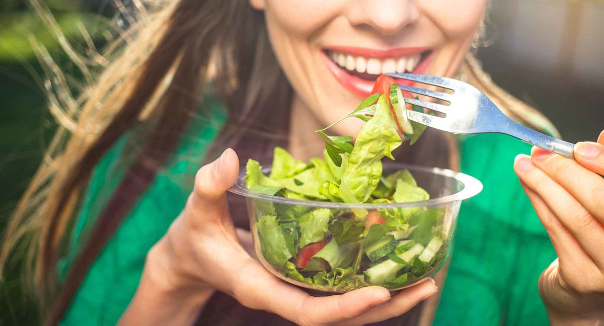 Dentistry's tweet photo. The mouth is a window to the whole body, Maria Papavergos shares her lifestyle approach to oral health &amp; wellbeing ⬇️ 🍎 🍍 🥑 🍊 🥒 
https://t.co/HVm4fakIGM
 #veganism #dentallifestyle #healthylifestyle #fmc #dentistryonline #dentalhealth #oralhealth #guthealth #oralmicrobiome https://t.co/5u9jt72oNT