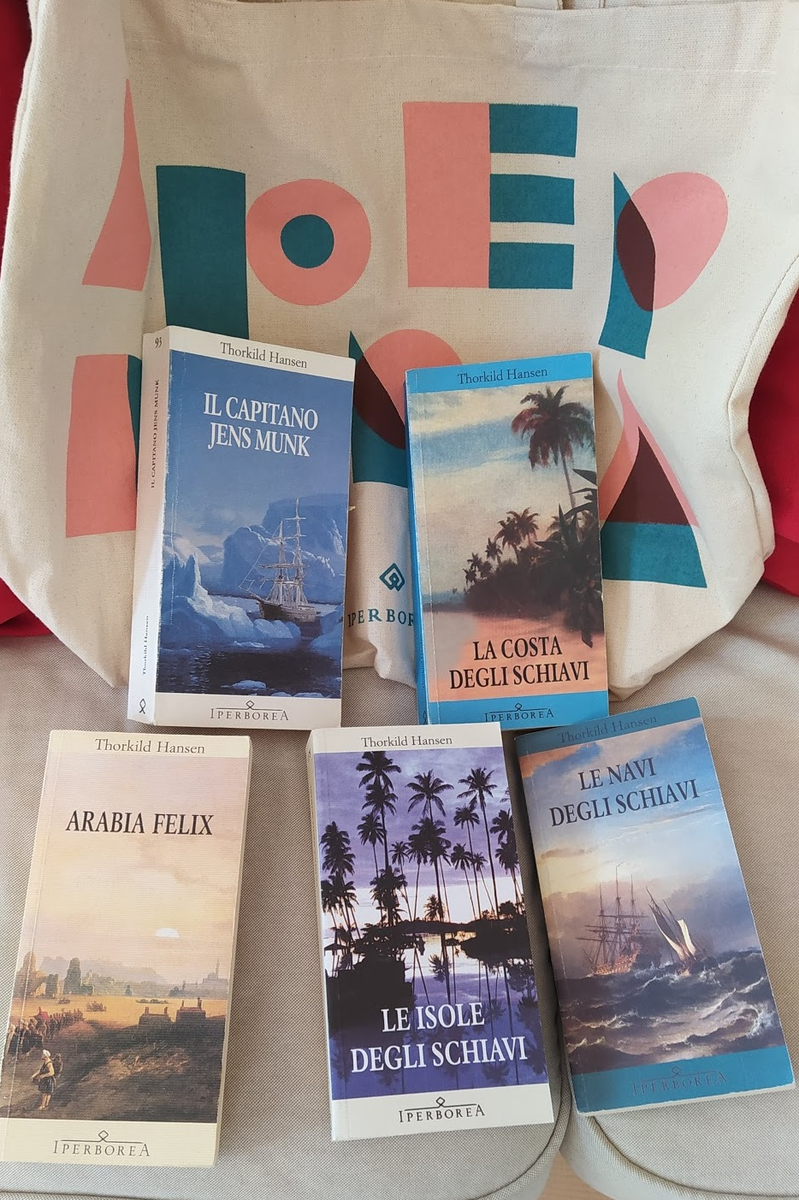 TLarina1837's tweet photo. #cosahonellaborsa? @IperboreaLibri
Le navi degli schiavi
Le isole degli schiavi
I due titoli di #ThorkildHansen che mancavano alla trilogia e alla mia collezione
Grazie infinite alle fantastiche libraie di #Bookstorie @diLettieRiletti per avermeli procurati https://t.co/OfLVTUhQbJ