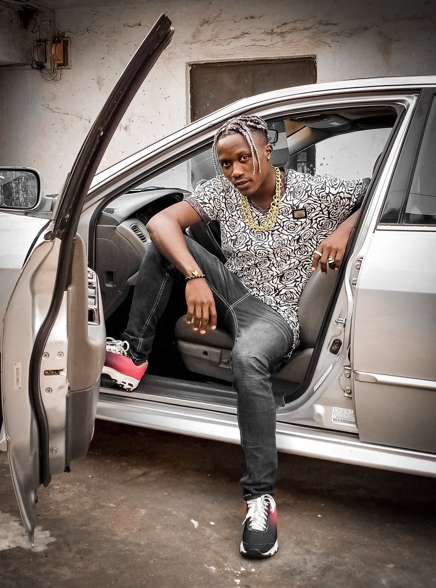 ZRugu's tweet photo. #NaijaBoiWitDGhanaFlowz Always on ma grind. https://t.co/x5Ym2xcsBP