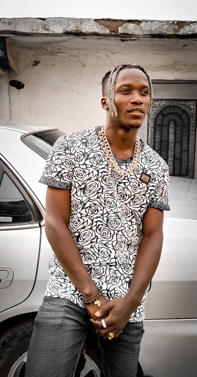 ZRugu's tweet photo. #NaijaBoiWitDGhanaFlowz Always on ma grind. https://t.co/x5Ym2xcsBP