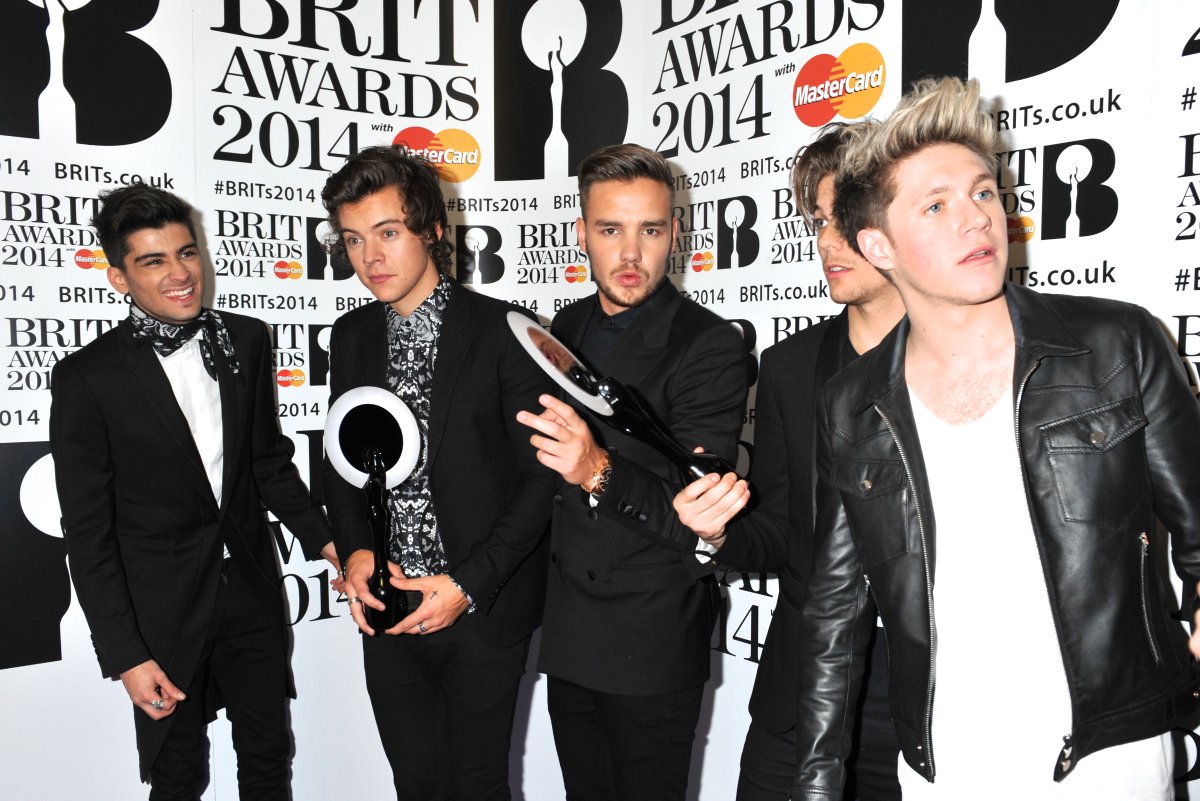 BRITs's tweet photo. 📸✨ We'll leave you with these hilarious pics for you to save 😂 But it's safe to say @onedirection have provided us with lots of special moments over the years ☺️ Let us know what your fave EVER 1D moment is! 

#10YearsOfOneDirection https://t.co/6dr0wkJJGt