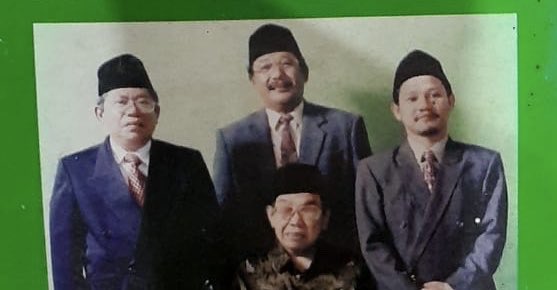 Dirgahayu PKB
rasa syukur dan bangga buat mereka yang hidup dan menghidupinya. 
22 tahun bukan saja soal sejarah, juga  ttg lahirnya para pemimpin.
Bersyukur atas peran PKB buat bangsa ini,  politik rahmatan lil alamin telah menjadi pilar penyangga persatuan dan kesatuan bangsa
